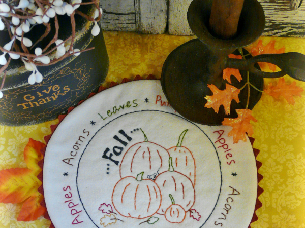 Fall's bounty candle mat embroidery pattern, #341 pumpkin mouse