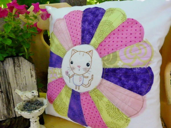dresden plate applique kitty cat embroidery