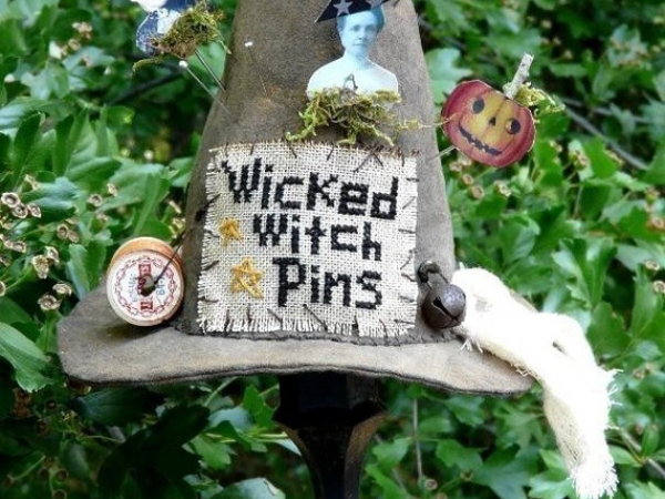 Wicked Witch Pin keep pattern cushion