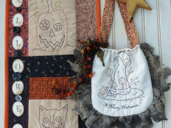 A Merry Hallowe'en purse and wallhanging pattern