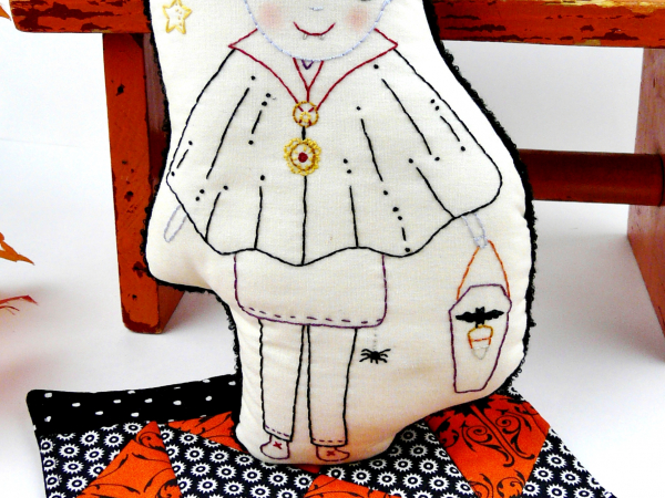 Halloween Dracula embroidery doll and mini Quilt pattern