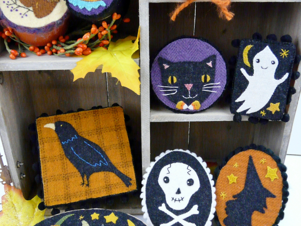 Halloween pin ornaments treat box pattern