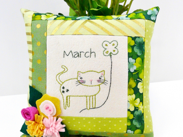 Shamrock cat pillow felt flowers pattern