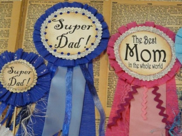 mom dad  pin badges & cake poke pattern