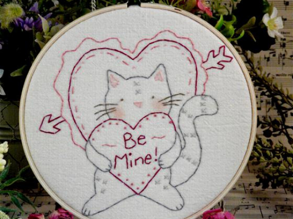 Be Mine tabby cat stitchery embroidery pattern