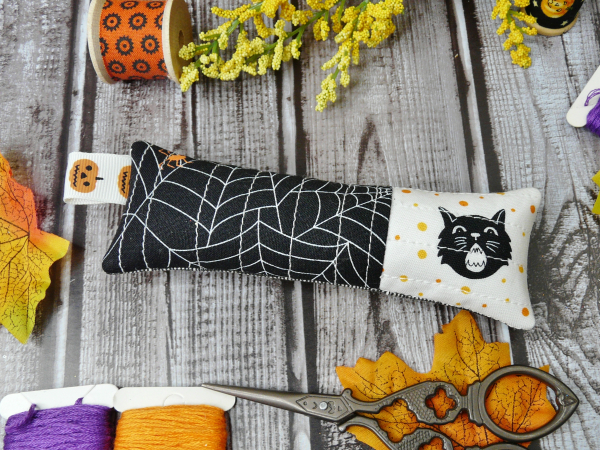 Halloween Pinnie- Embroidery & quilted pincushion pattern #421