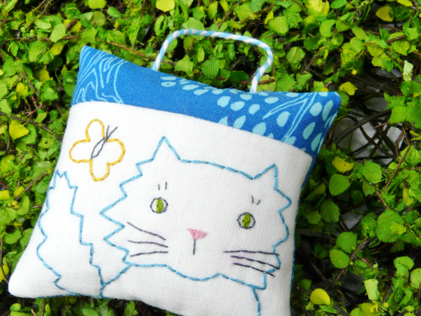 kitty cat kitten butterfly embroidery 8 designs pattern