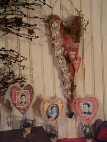 "Valentine" heart-love me pattern Primitive "Valentine" heart-love me pattern
