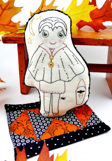 Halloween Dracula embroidery doll and mini Quilt pattern