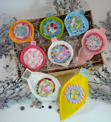 Glittery Retro felt Christmas ornaments pattern