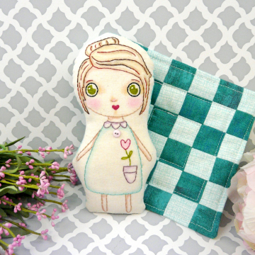 Sweet big eyed dolly- embroidery doll and mini Quilt pattern, #420