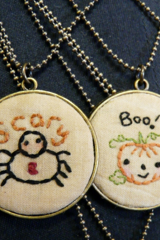 spider pumpkin pendant pattern embroidery design