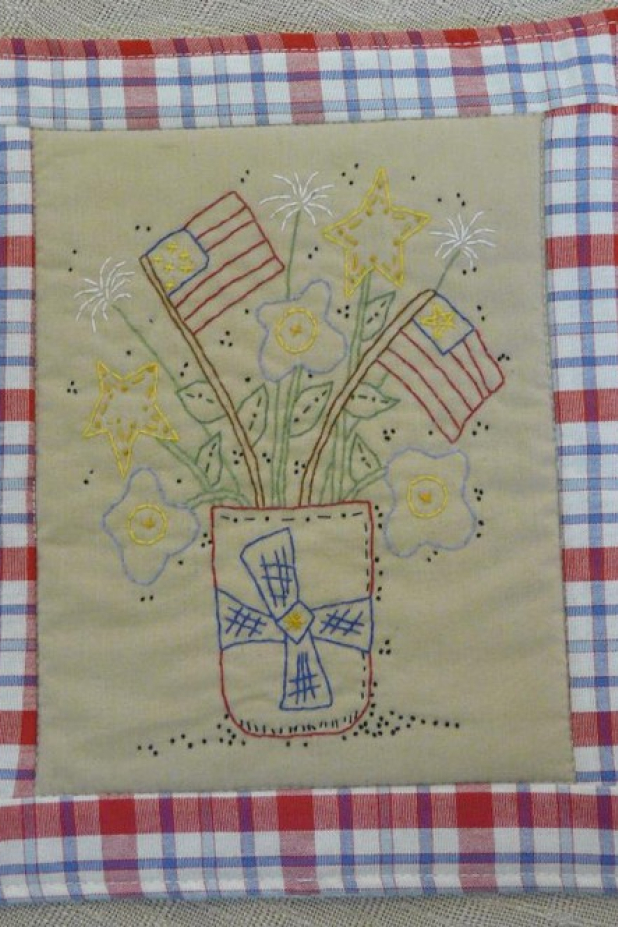 Patriotic Bouquet stitchery pattern flag