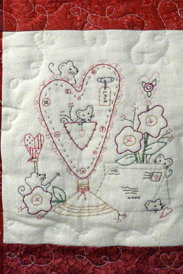 Lil Mouse Valentine holder pattern Lil Mouse Valentine holder pattern quilt mice embroidery