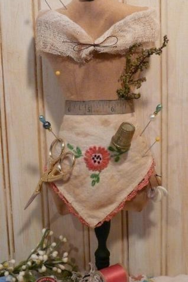 Mannequin dress form pin keep pattern