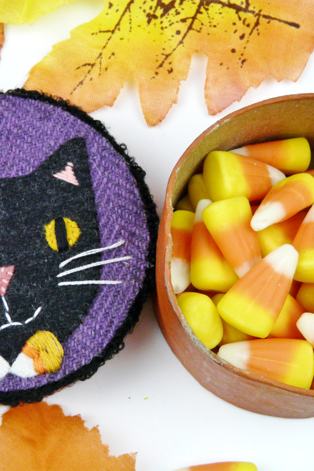 Halloween treat boxes- wool embroidery pattern- #393 Halloween pin ornaments treat box pattern