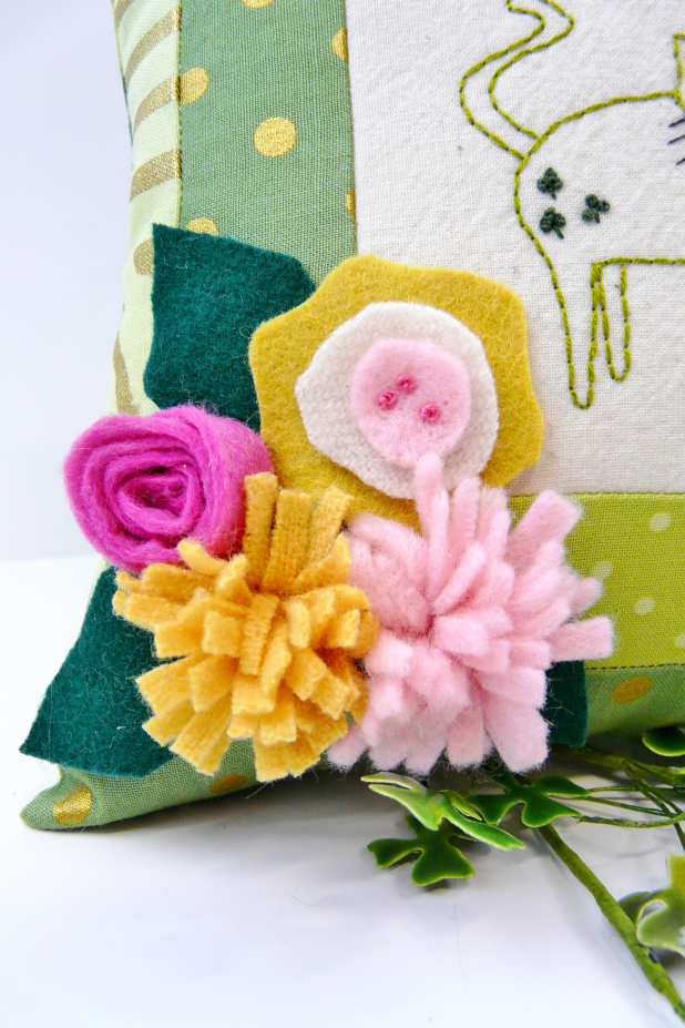 March Kitty Cat Embroidery pillow pattern #404 Shamrock cat pillow felt flowers pattern