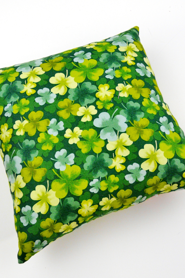 March Kitty Cat Embroidery pillow pattern #404 Shamrock cat pillow felt flowers pattern