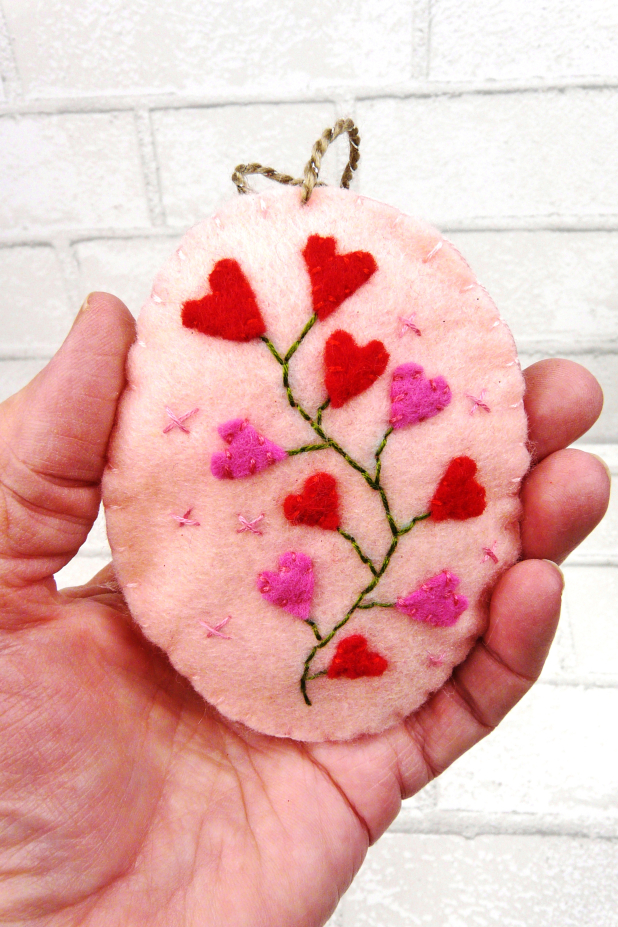 Sweet Valentine wool Ornaments Pattern 429