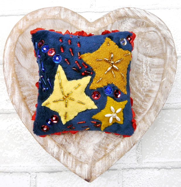 Patriotic American Bowl fillers & ornaments in Velvet Pattern