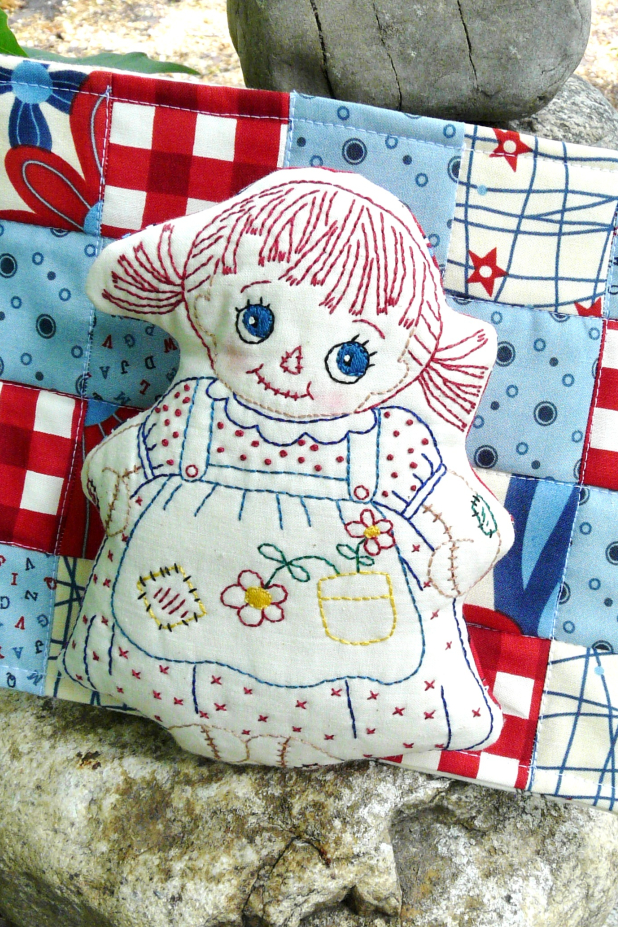 Raggedy gal embroidery doll and mini Quilt pattern Raggedy Ann doll - embroidery pattern with quilt