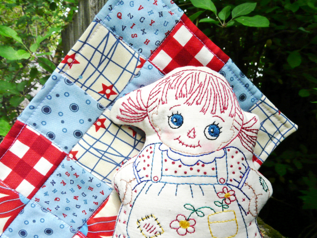 Raggedy Ann doll - embroidery pattern with quilt