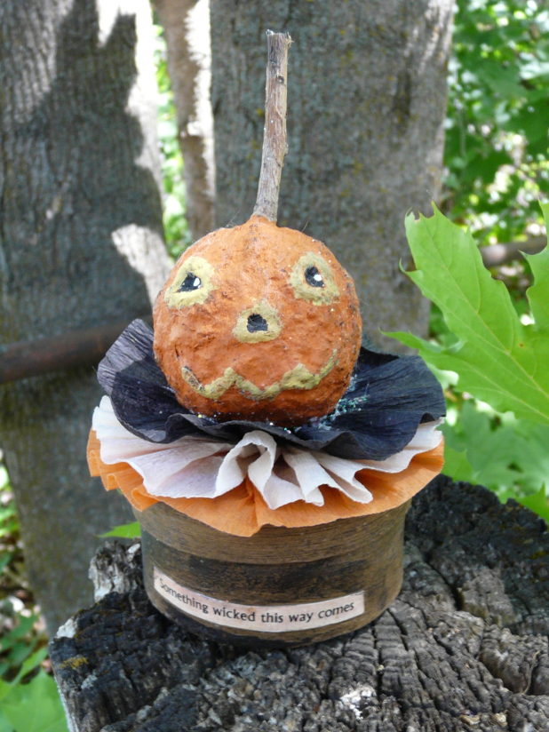 Halloween vintage pumpkin like box - cotton spun crepe paper