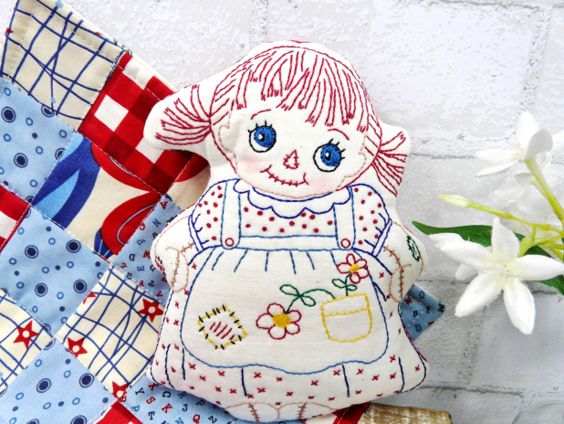 Raggedy Ann doll - embroidery pattern with quilt