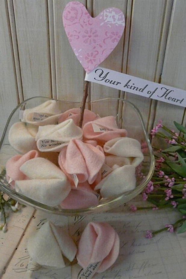 Your kind of heart Valentine fortune cookie pattern Your kind of heart Valentine fortune cookie felt pattern