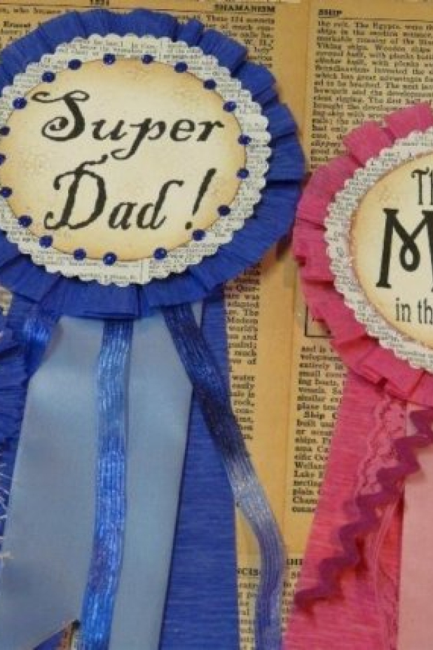mom dad  pin badges & cake poke pattern