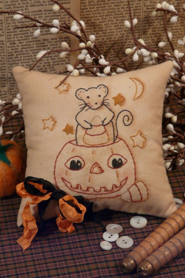 Midnight Halloween snack Stitchery pattern Midnight Halloween snack Stitchery pattern mouse pumpkin