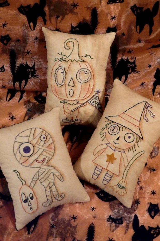 MONSTER MASH Stitchery pattern pillow tuck pin cushion mummy pumpkin witch