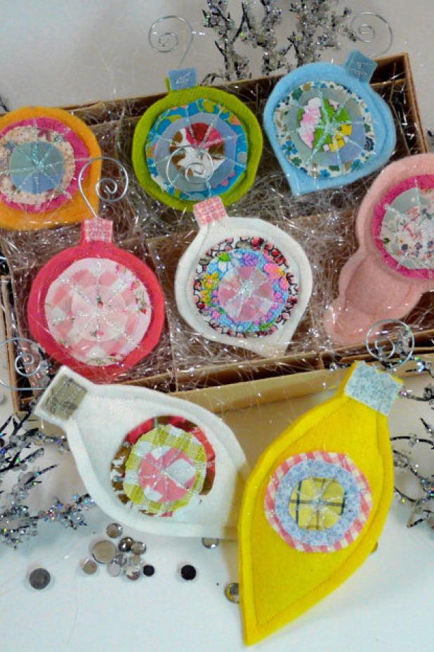 Glittery Retro felt Christmas ornaments pattern