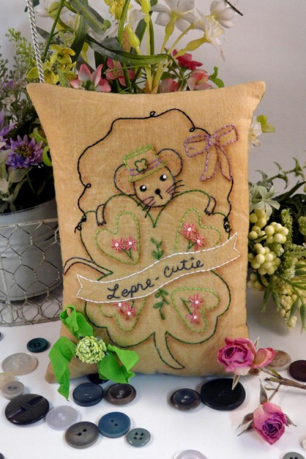 Lepre-cutie Mouse St. Patrick's day Stitchery pattern Lepre-cutie Mouse St. Patrick's day Stitchery pattern