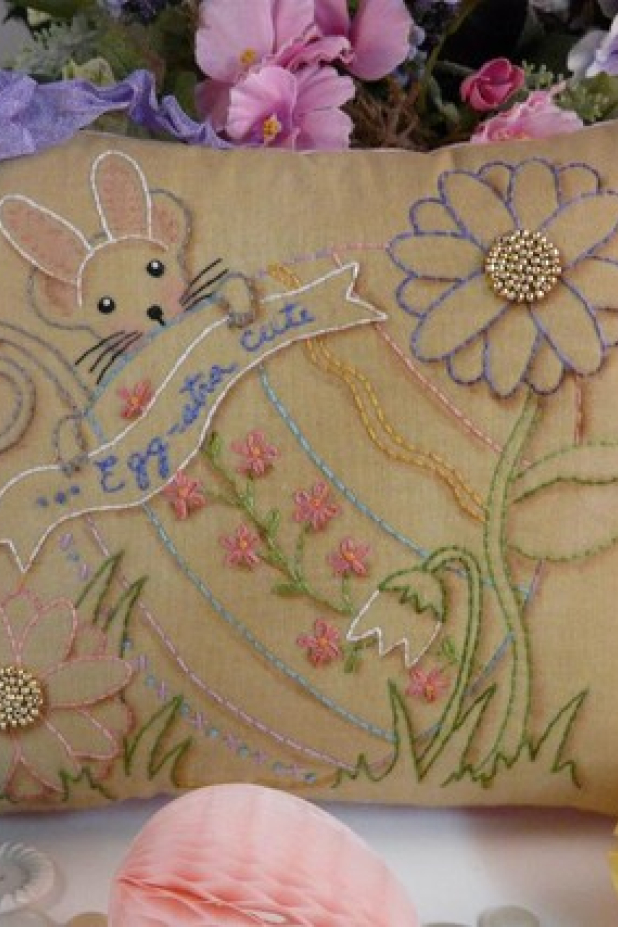 Egg-stra cute mouse Stitchery embroidery Pattern