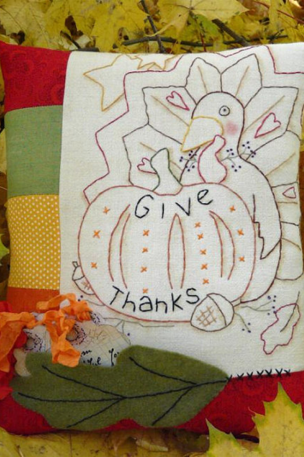 Give Thanks Stitchery pocket pillow Pattern