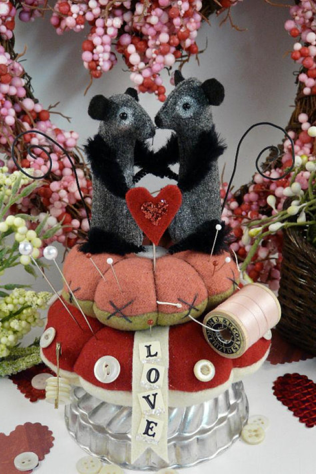 Love...on a pin cushion valentine mice mouse pattern