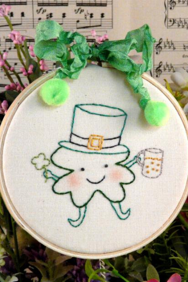 Party shamrocker stitchery pattern
